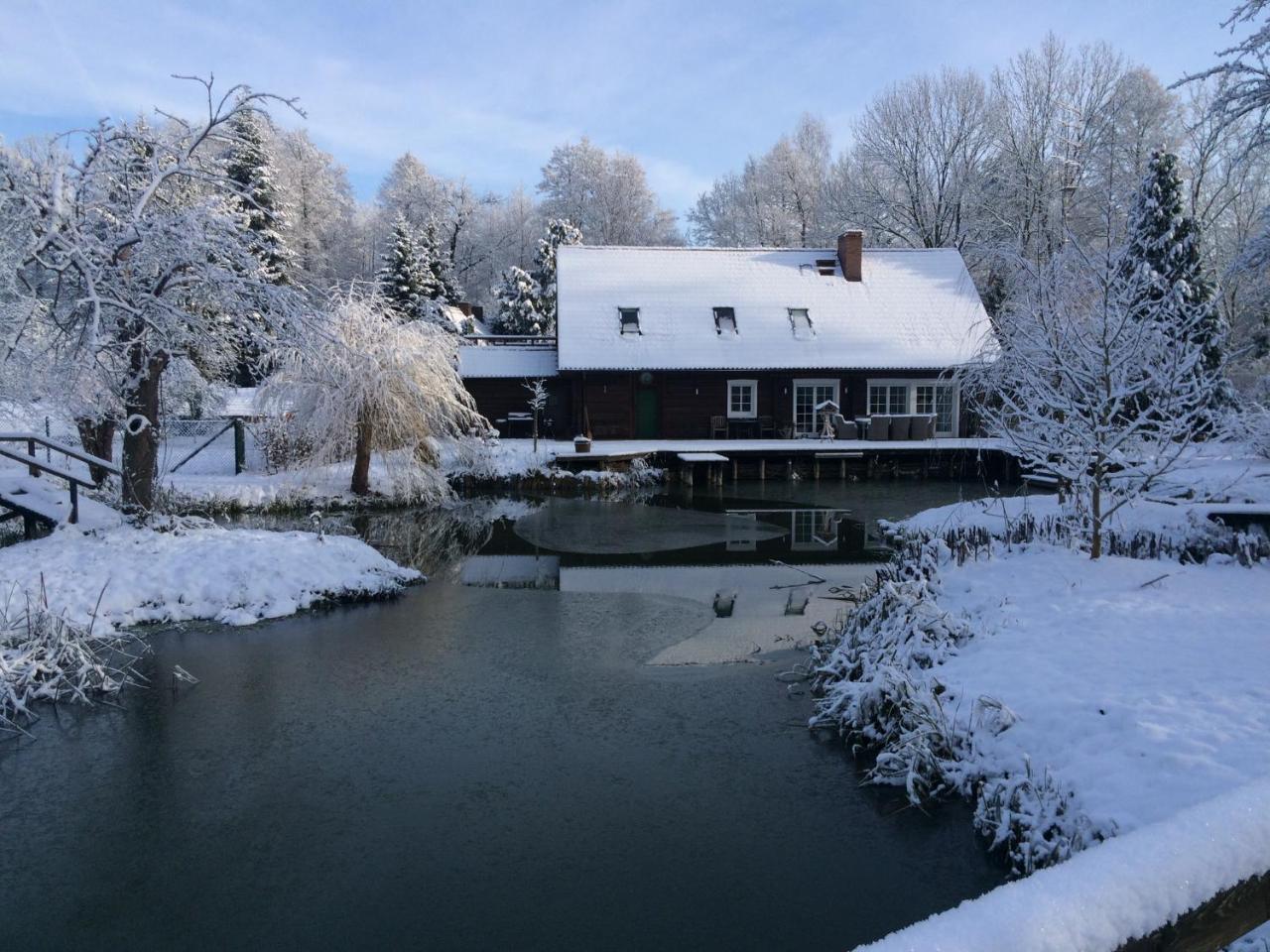 Ferienwohnungen direkt am Wasser Burg  Exterior foto